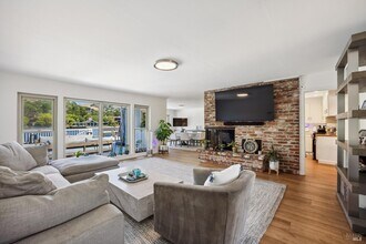 40 Peninsula Rd in Belvedere, CA - Building Photo - Building Photo