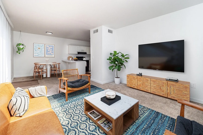 property at 5000 Ridgewood Rd