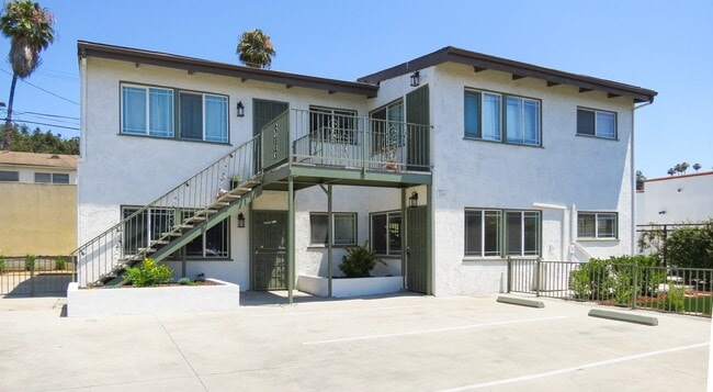 1268 S Muirfield Rd, Unit Unit #1268 in Los Angeles, CA - Building Photo - Building Photo
