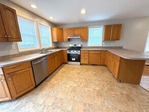 46 Lake St in Weymouth, MA - Building Photo - Building Photo