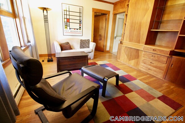 8 Adams Terrace in Cambridge, MA - Building Photo - Building Photo