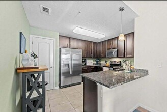 213 Larkin Pl, Unit 105 in Saint Johns, FL - Building Photo - Building Photo