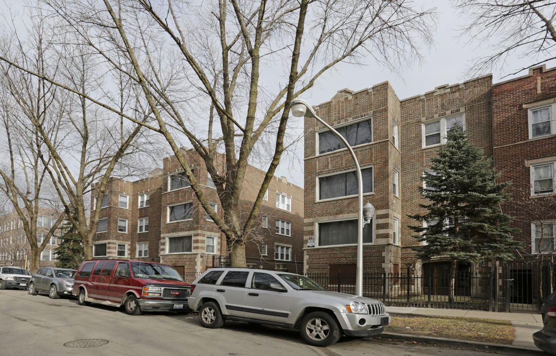 7601 S Kingston Ave in Chicago, IL - Building Photo