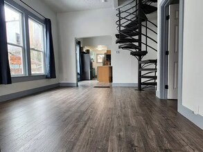 2428 NE Rodney Ave in Portland, OR - Building Photo - Building Photo