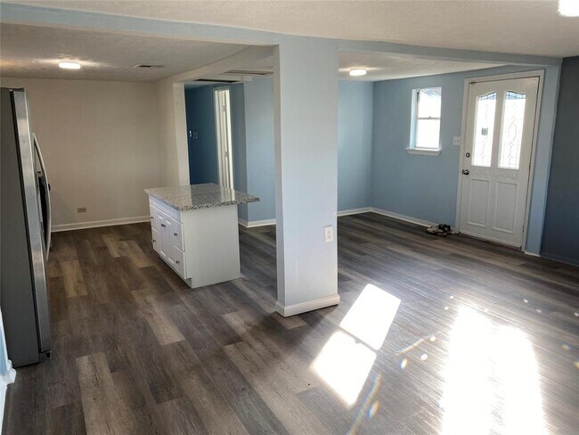 13331 W Hardy Rd photo'