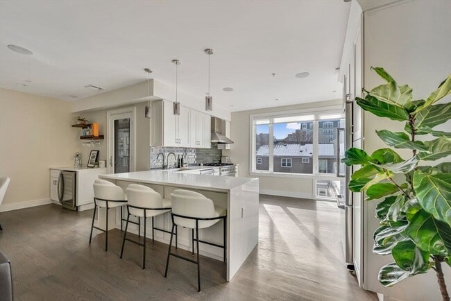 405 W First St in Boston, MA - Building Photo - Building Photo