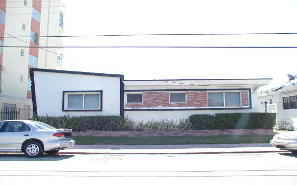 7985-7995 Crespi Blvd in Miami Beach, FL - Building Photo - Building Photo