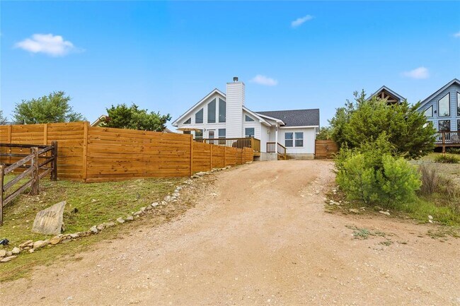 10412 Parkwood Dr in Dripping Springs, TX - Building Photo - Building Photo