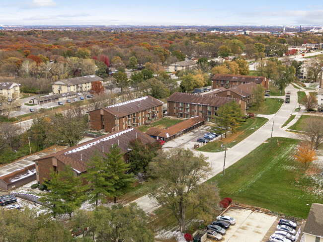 Hickory Ridge Apartments in Ames, IA - Foto de edificio - Building Photo