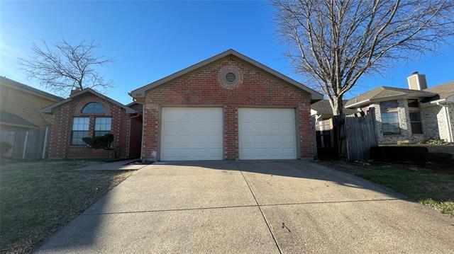 919 Richards Dr in Cedar Hill, TX - Building Photo