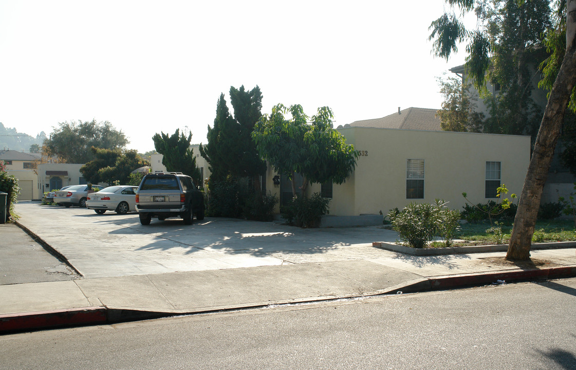 532 E Acacia Ave in Glendale, CA - Building Photo