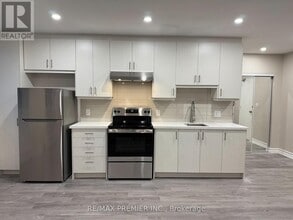 40 Torbolton Dr in Toronto, ON - Building Photo - Building Photo