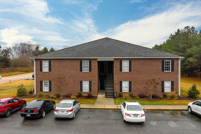 University Park at Campbell University in Lillington, NC - Foto de edificio - Building Photo