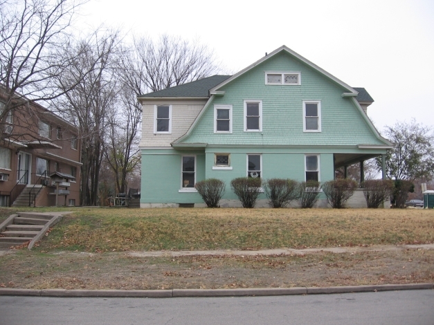 Cox Apartments in Bartlesville, OK - Building Photo - Building Photo