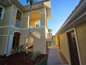 1101 Winding Pines Circle in Cape Coral, FL - Building Photo - Building Photo