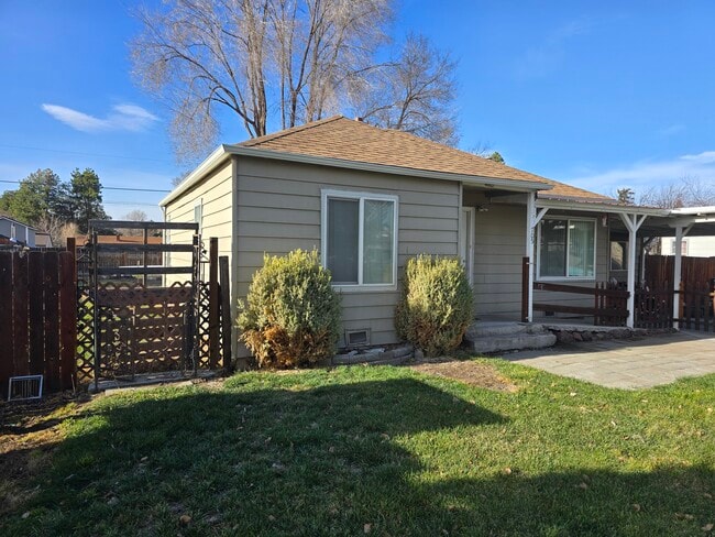 705 SE Elm St in Prineville, OR - Building Photo - Building Photo