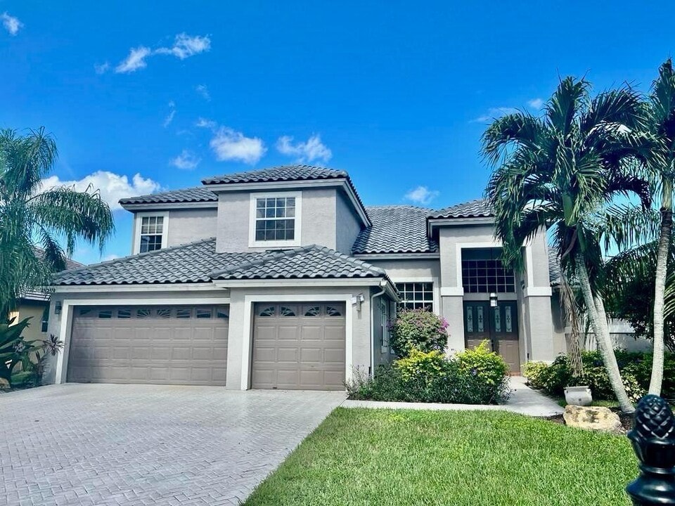 21510 Halstead Dr in Boca Raton, FL - Building Photo