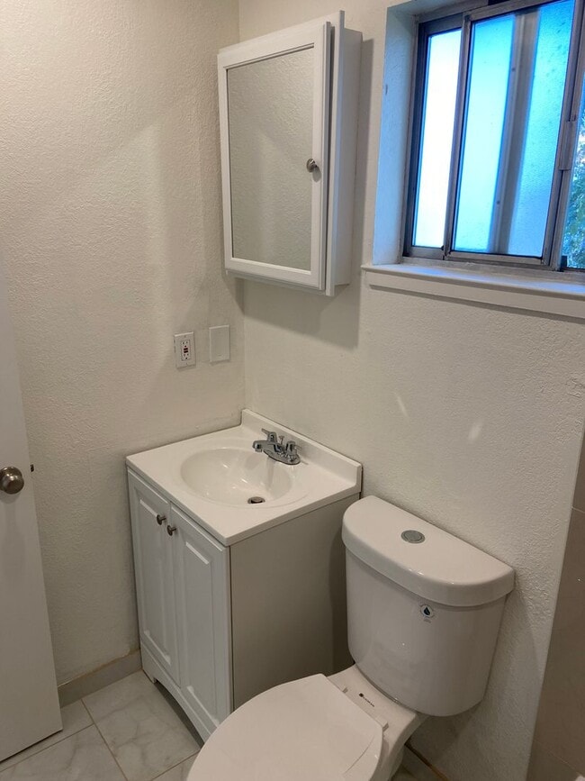 2375 Notre Dame Blvd in Chico, CA - Building Photo - Building Photo