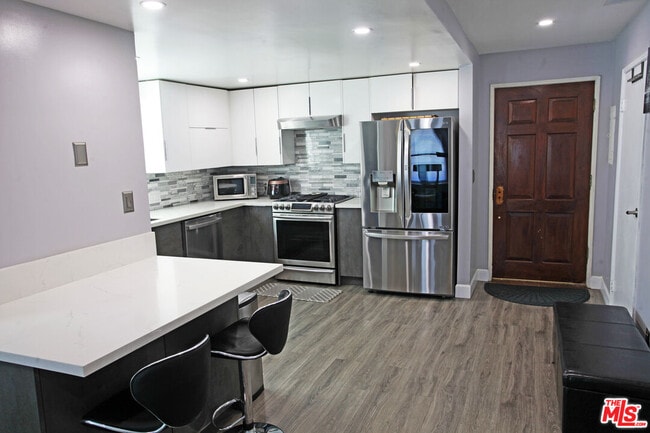 property at 2053 Barry Ave