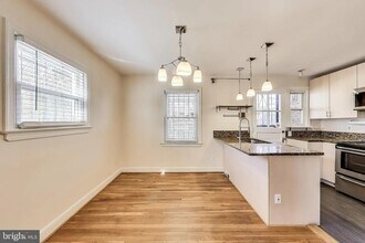 1900 R St SE in Washington, DC - Building Photo - Building Photo