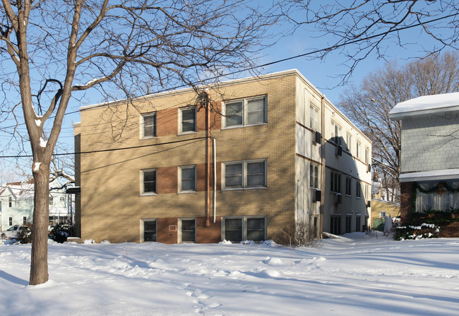 Park Meadows Apartments in Minneapolis, MN - Building Photo - Building Photo