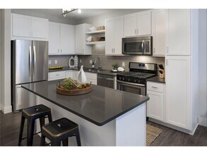 212 10th Ave S in Minneapolis, MN - Building Photo - Building Photo