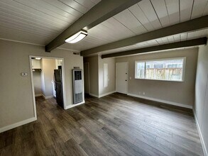 2537 Alma St in Palo Alto, CA - Building Photo - Building Photo