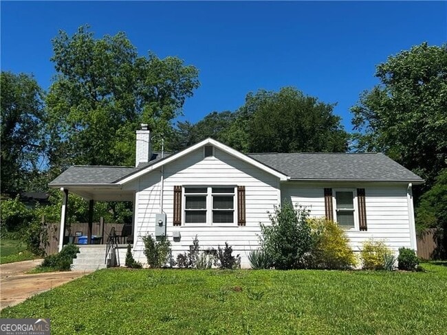 property at 1611 Wellswood Dr SE