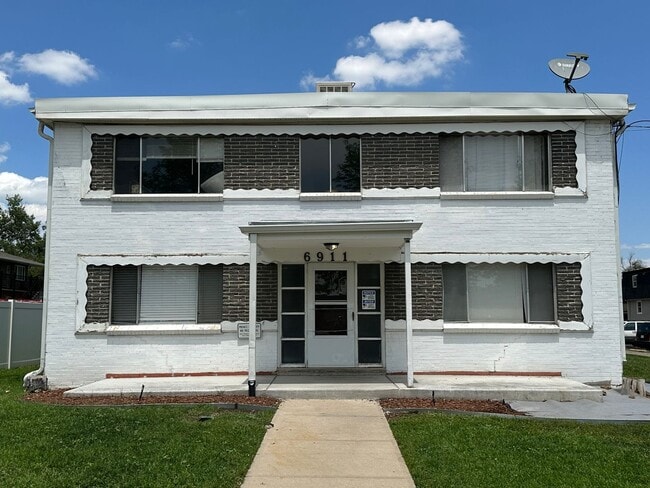 6911 W 24th Ave in Edgewater, CO - Building Photo - Building Photo