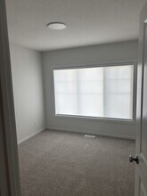 4255 Kinglet Dr NW in Edmonton, AB - Building Photo - Building Photo