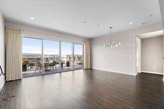 4140 Glencoe Ave, Unit 602 in Marina Del Rey, CA - Foto de edificio - Building Photo