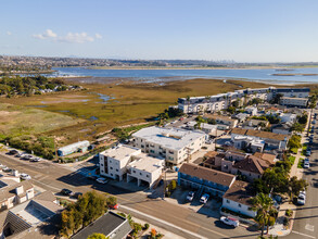 Crown Point View in San Diego, CA - Building Photo - Building Photo