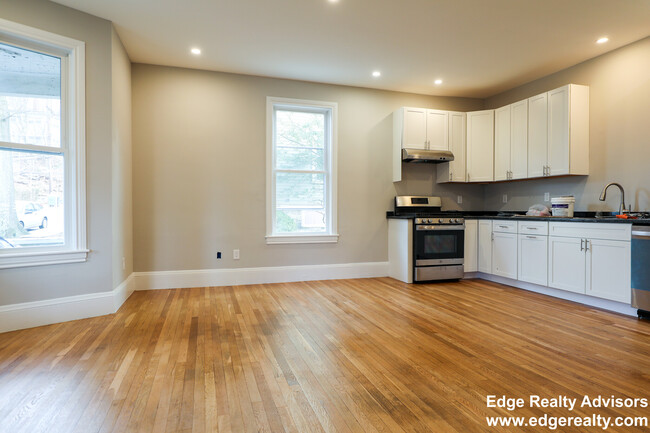 10 Glenmont Rd, Unit 1 in Boston, MA - Building Photo - Building Photo