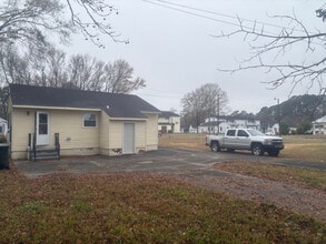 609 W Holly St in Goldsboro, NC - Building Photo - Building Photo