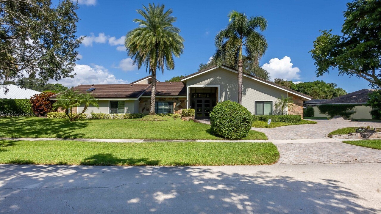 2903 Banyan Blvd Cir NW in Boca Raton, FL - Building Photo