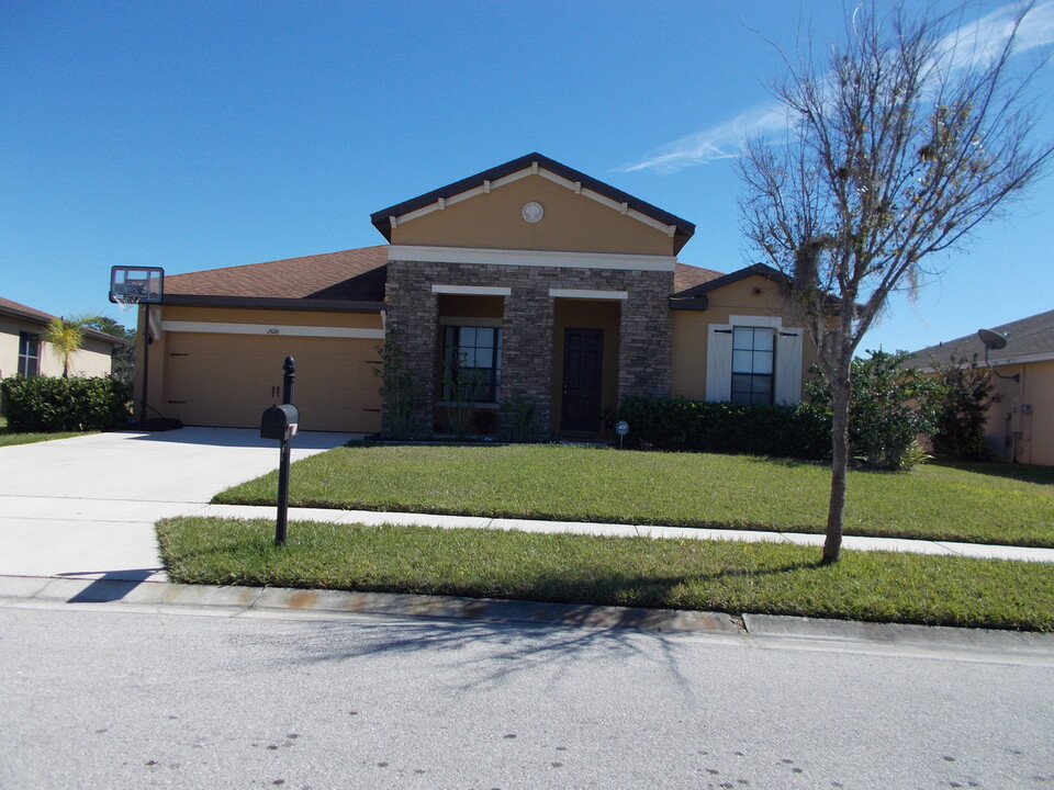 2698 Eagle Cliff Dr in Kissimmee, FL - Building Photo