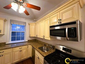 1253 Beacon St in Brookline, MA - Building Photo