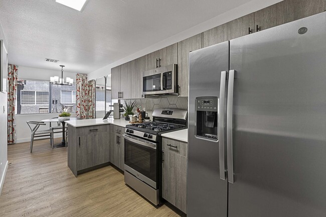Townhomes at Horizon Ridge in Henderson, NV - Building Photo - Building Photo