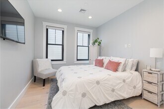 331 Chelsea St, Unit 4 in Boston, MA - Foto de edificio - Building Photo