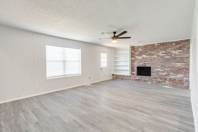 11715 N Francis Ave in Oklahoma City, OK - Building Photo - Building Photo