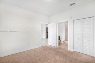 7865 NW 104th Ave in Doral, FL - Building Photo - Building Photo