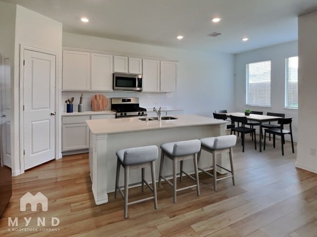 3345 Cardinal Flower Pl