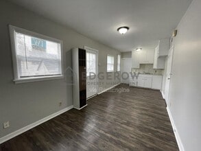 114 Strong Ave in Muskegon, MI - Building Photo - Building Photo