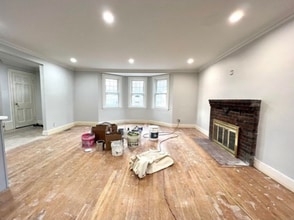 171 Forest St, Unit SF in Medford, MA - Foto de edificio - Building Photo