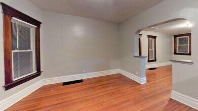 1410 Indianola Ave in Columbus, OH - Building Photo - Building Photo