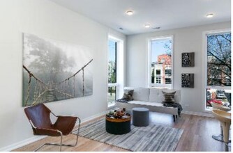 1607 W Le Moyne St in Chicago, IL - Building Photo - Building Photo