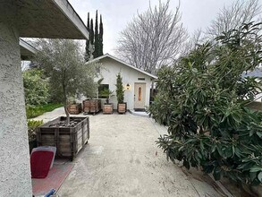 7713 Owensmouth Ave in Los Angeles, CA - Building Photo - Building Photo