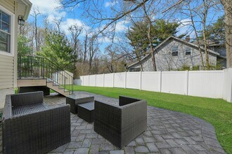 1 Lindy Pl in Old Tappan, NJ - Building Photo - Building Photo