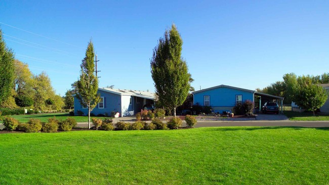 Forest Meadows in Philomath, OR - Foto de edificio - Building Photo