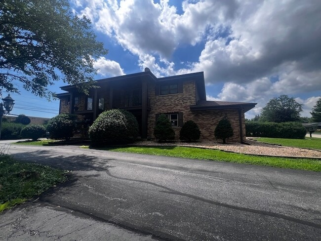 516 Lincoln Ln, Unit 1N in Frankfort, IL - Building Photo - Building Photo